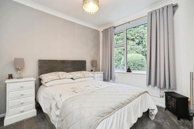 2 bed Flat for sale Image 7