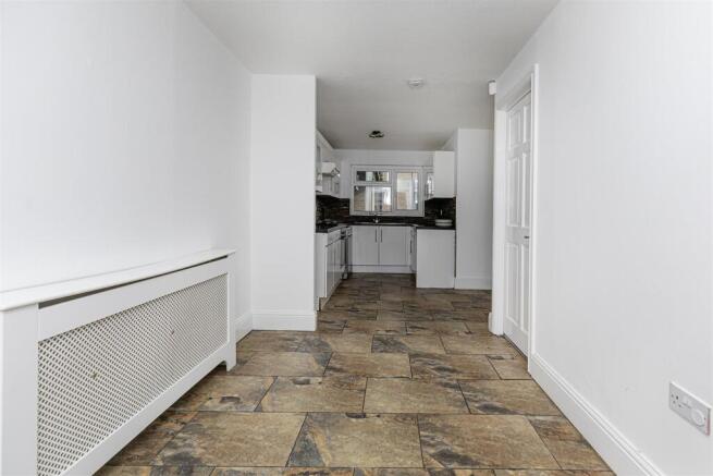 3 bed Terraced for sale Image 10