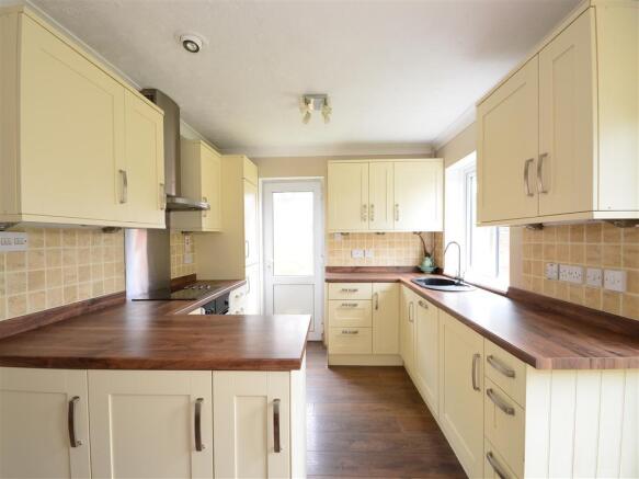 Kitchen/ Breakfast Area