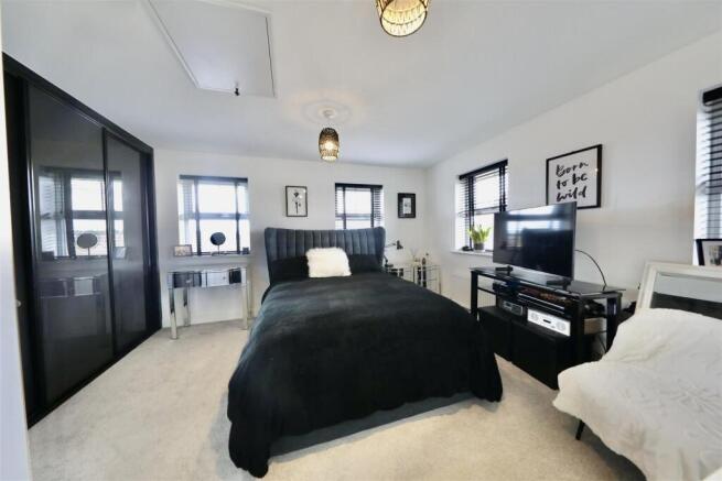 2 bed Town House for sale Image 6