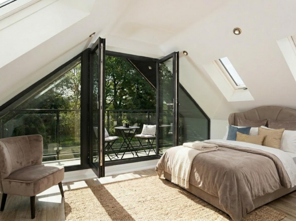 7 bed Detached for sale Image 6