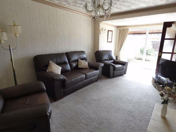 EXTENDED LOUNGE