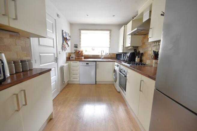 Brookfield Drive, Horley, Surrey, RH6 photo 4