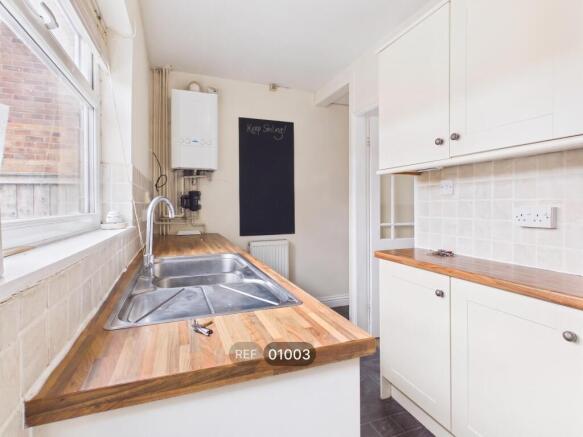 2 bed Terraced to rent Image 8