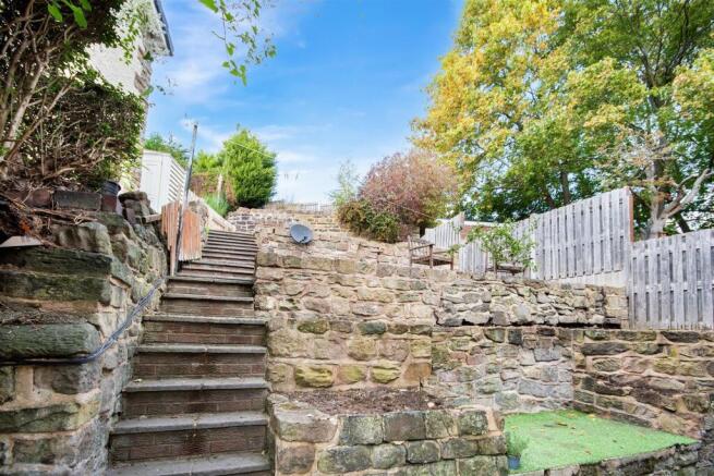 3 bed Semi-Detached to rent Image 12