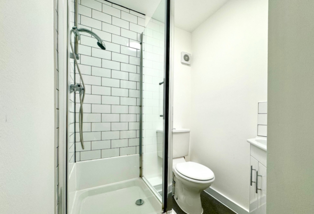 5 bed Terraced to rent Image 4