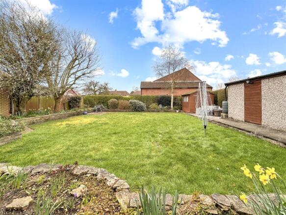 Lovely Private Garden 167