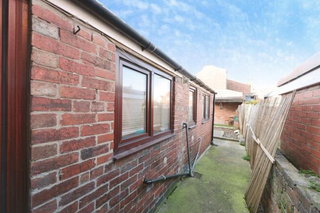 2 bed Terraced for sale Image 12