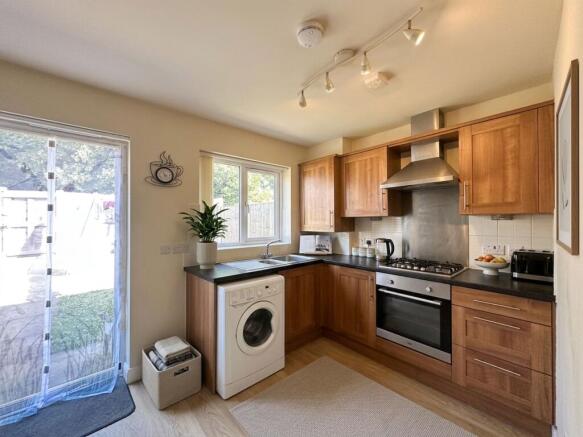 3 bed Not Specified to rent Image 4