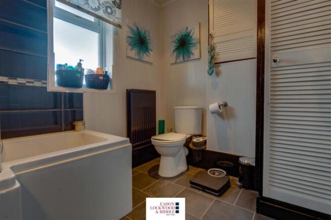 Bathroom 2.jpg