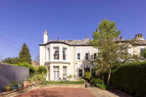 Oakwood Lane, Roundhay