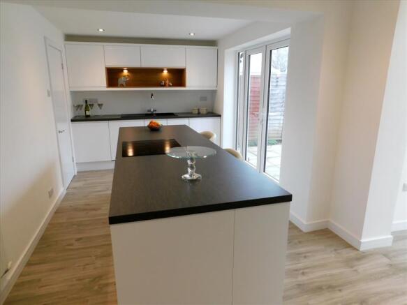 KITCHEN/BREAKFAST ROOM