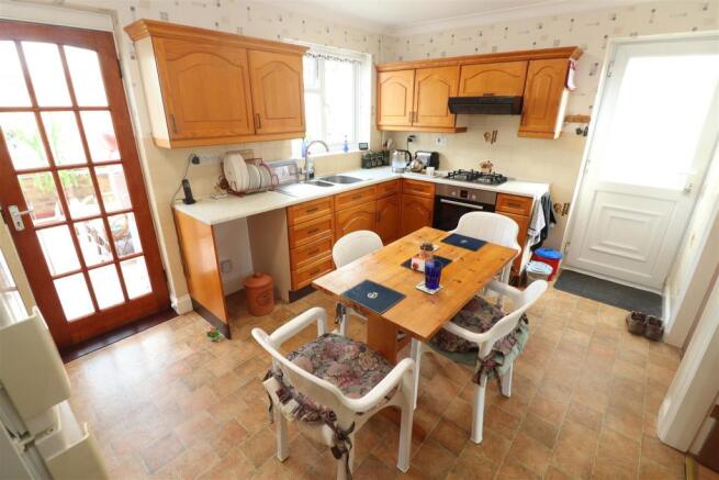 Kitchen / Breakfast Room