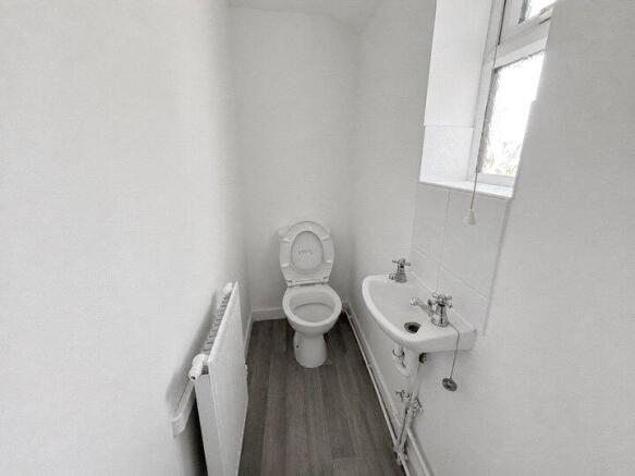 3 bed Terraced to rent Image 4