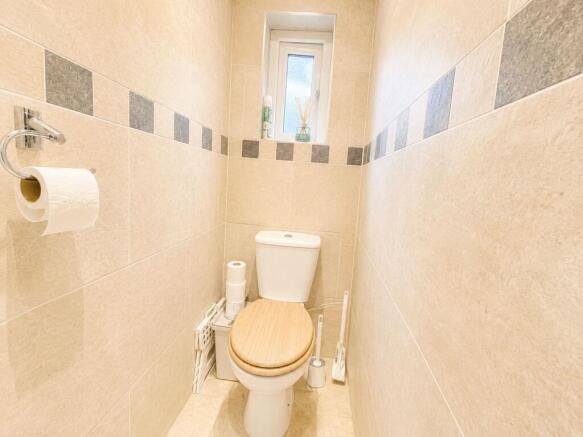 3 bed Semi-Detached for sale Image 9