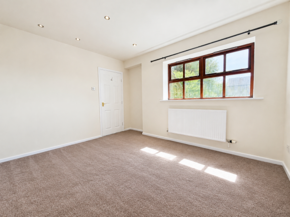 3 bed Town House for sale Image 11