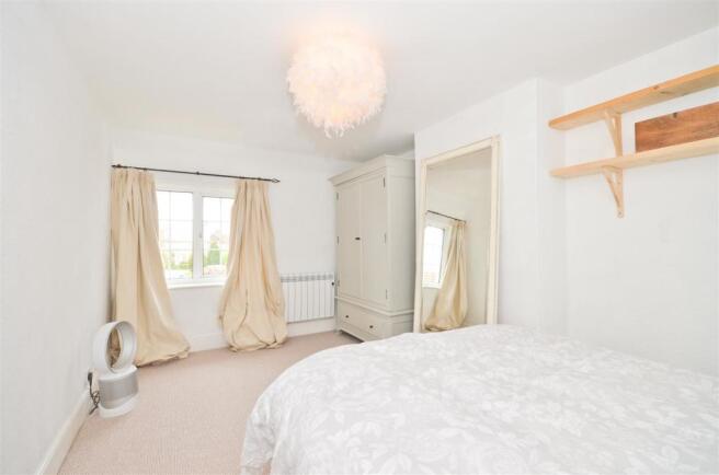 Bedroom 1.JPG
