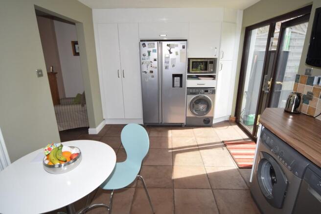 KITCHEN DINER