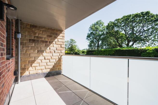 2 bed Apartment for sale Image 8