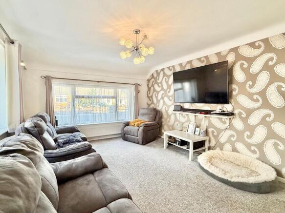 Long Lane Close, Holbury, SO45 photo 4