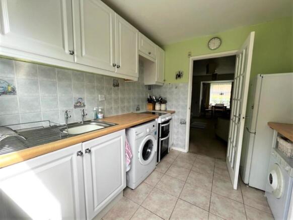 kitchen2.jpg