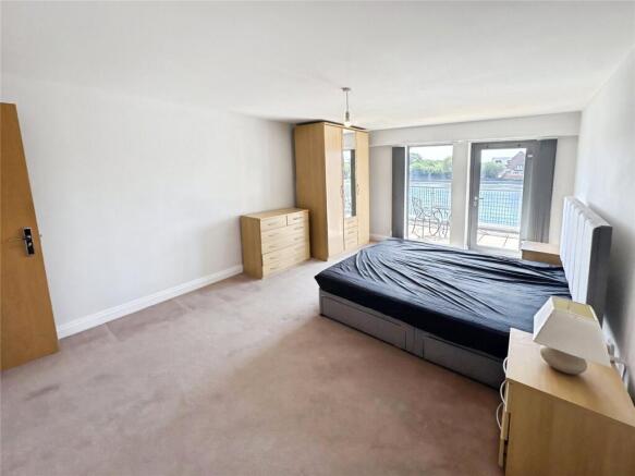 2 bed Flat to rent Image 8