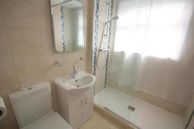 SHOWER ROOM.JPG