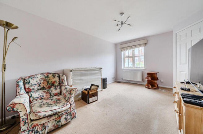 Bergenia Court, West End, Woking, Surrey, GU24 photo 4