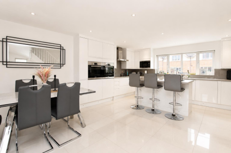 Chaucer Grove, Borehamwood