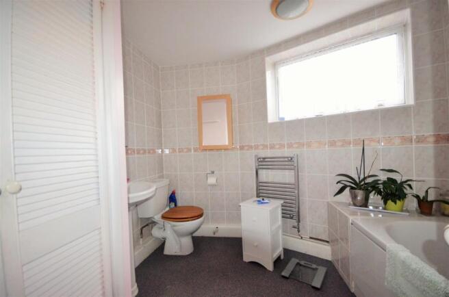 En-Suite Bathroom