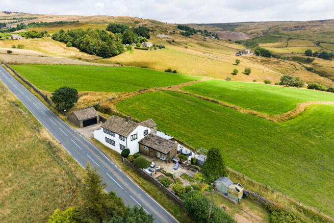 4 bed Detached for sale Image 6