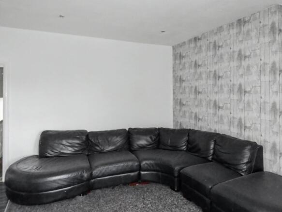 2 bed Flat for sale Image 4