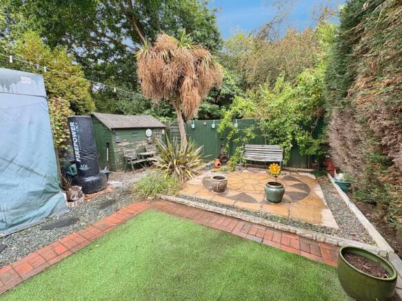 4 bed Detached for sale Image 4