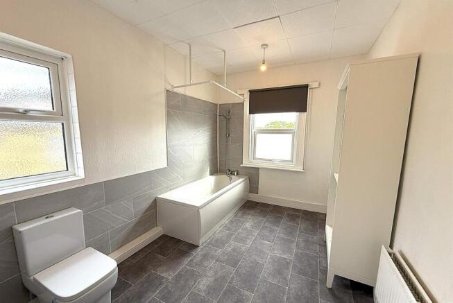 2 bed House to rent Image 8