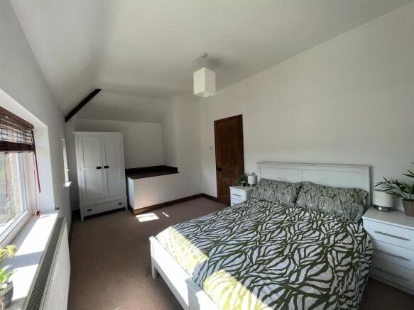 Bedroom 1.jpg