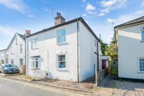 28, Pikes Hill, Epsom KT17 4EA