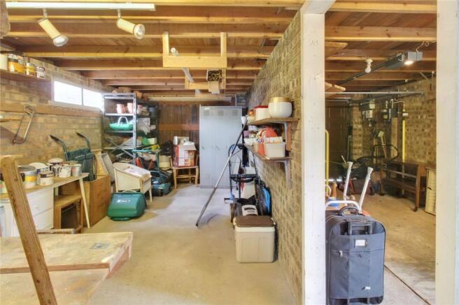 Garage/Workshop