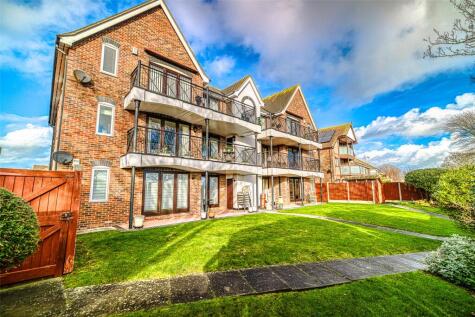 Apartment 3, Blake Court, 120 Admirals Walk, Shoeburyness, Essex, SS3