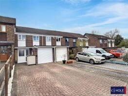 15, Almond Close, Gloucester GL4 5XY
