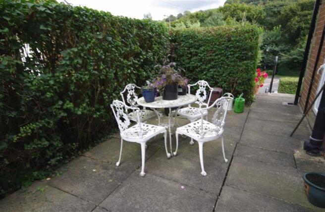 PATIO/SEATING AREAS