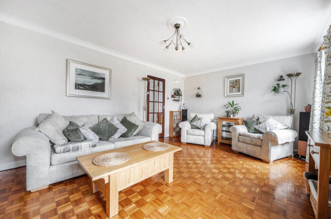 1438913-8-69d7aee...