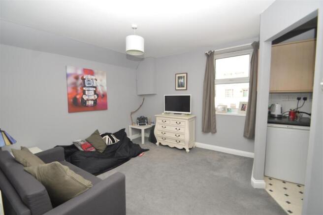 73 Gloucester Road, TFF (2).JPG