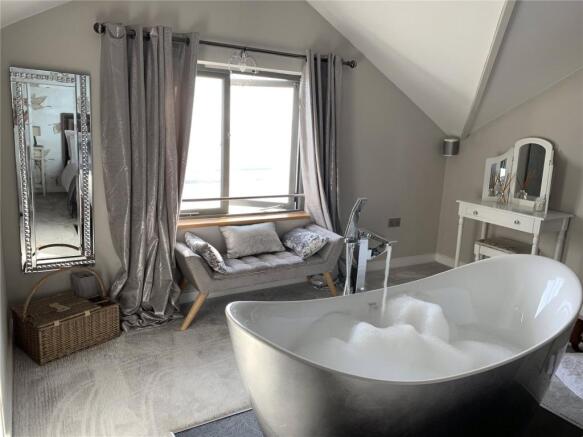 Bath/Bedroom
