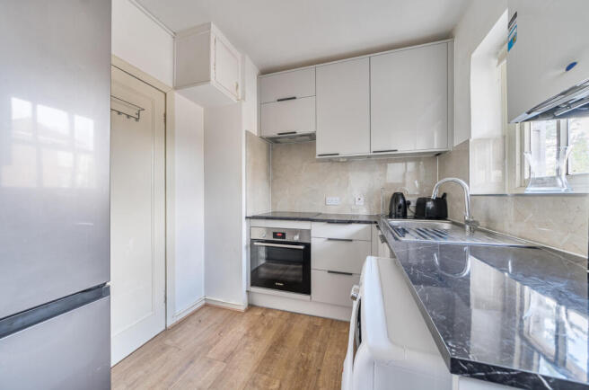 1371698-12-69148c...