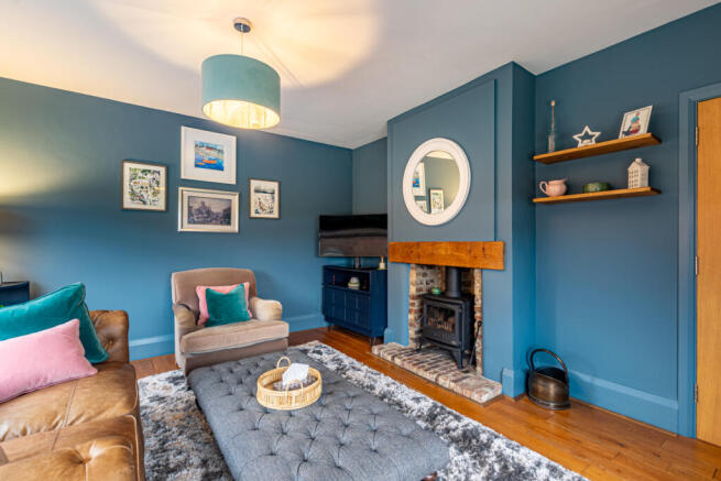 sittingbed5b