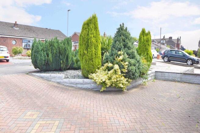 FRONT GARDEN & PARKING