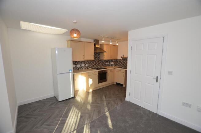 Lounge/Dining Area