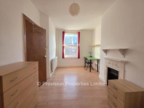 6 bed Terraced to rent Image 7