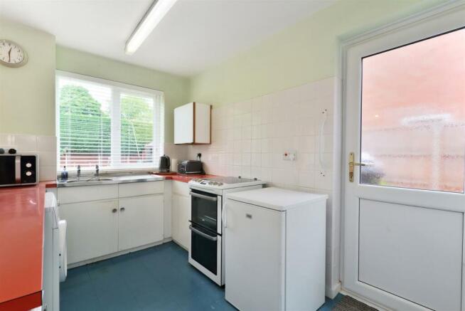 3 Rowland Close - (12).jpg