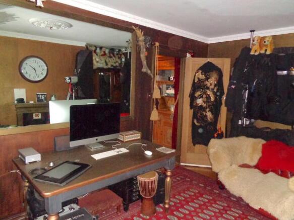 2 bed Flat for sale Image 6